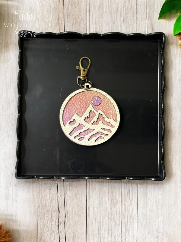 Product Image for  Mountain Medallion Purse Charm